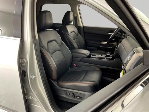 Used 2025 Nissan Pathfinder Platinum AWD/4WD image 30
