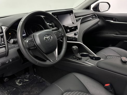 Used 2024 Toyota Camry SE w/ Convenience Package FWD image 10