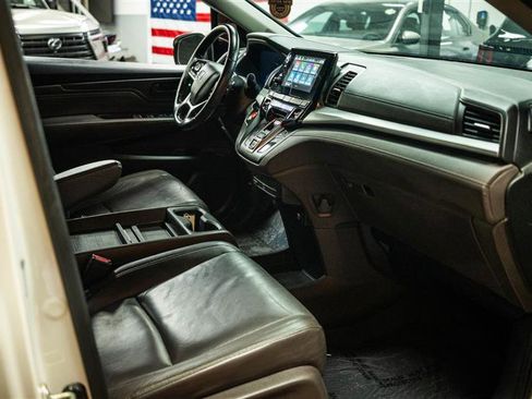 Used 2018 Honda Odyssey Touring image 14