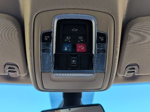 Used 2020 RAM 1500 Laramie AWD/4WD image 10