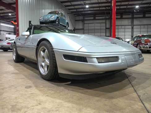 Used 1996 Chevrolet Corvette Coupe image 12