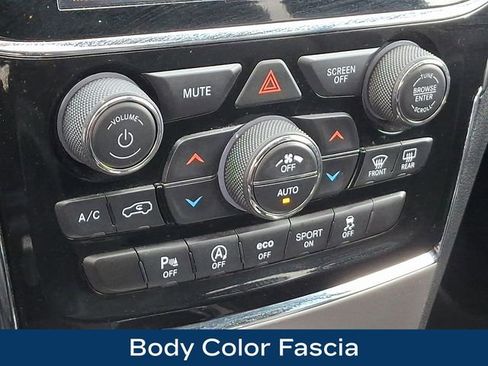 Used 2019 Jeep Grand Cherokee Altitude AWD/4WD image 16