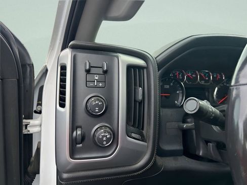 Used 2018 GMC Sierra 2500 SLT w/ Duramax Plus Package AWD/4WD image 20
