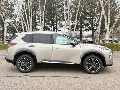 New 2026 Nissan Rogue Platinum image 5