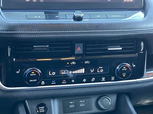 Certified 2025 Nissan Rogue SL w/ SL Premium Package FWD image 20