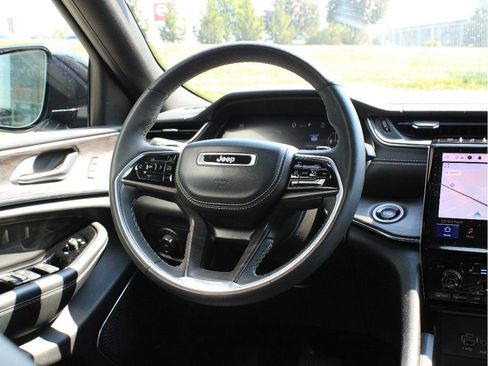 Used 2023 Jeep Grand Cherokee L Overland AWD/4WD image 14