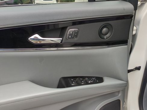 Used 2021 Lincoln Nautilus Reserve FWD image 12