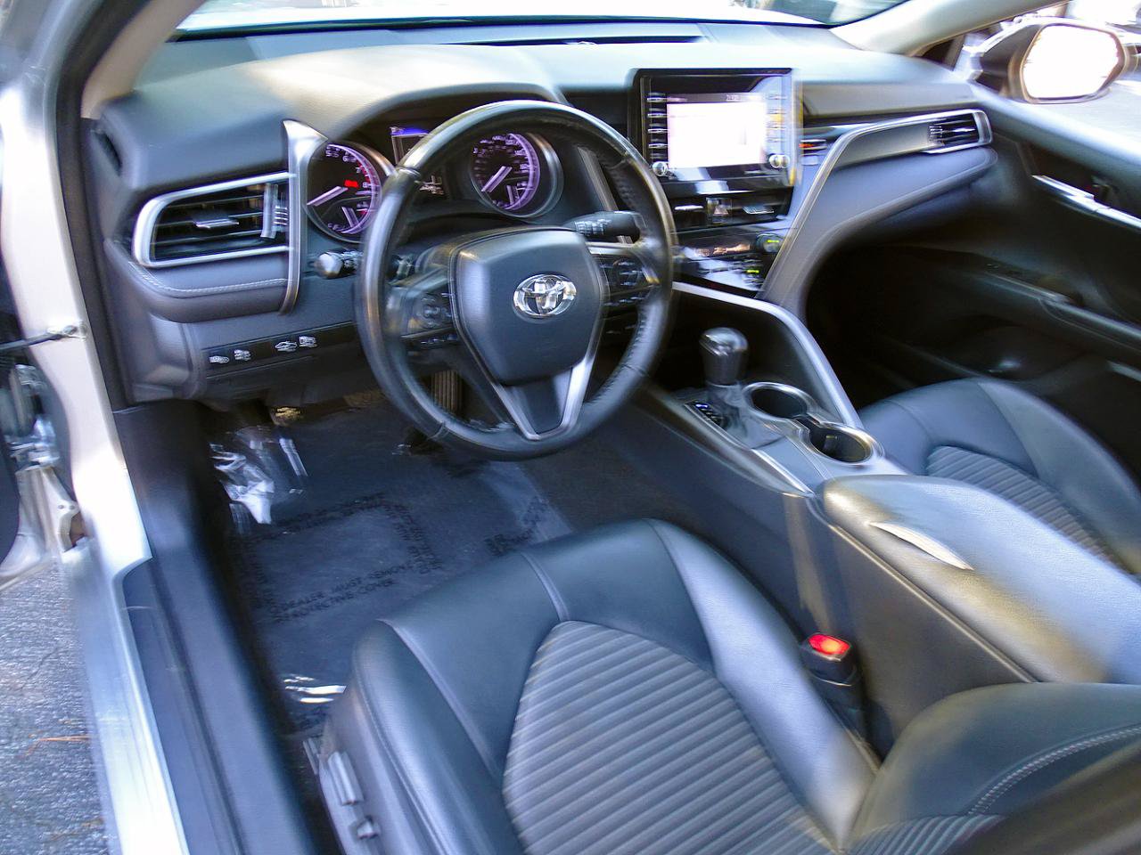 Used 2021 Toyota Camry SE FWD image 17