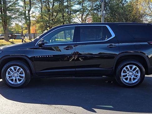 Certified 2023 Chevrolet Traverse LS image 9