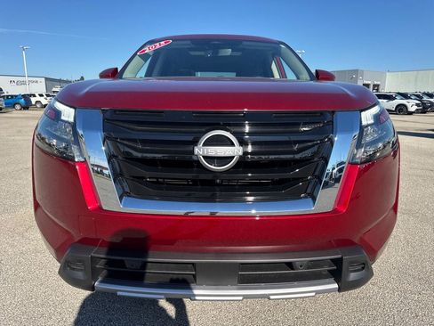 Used 2025 Nissan Pathfinder Platinum w/ Cargo Package AWD/4WD image 10
