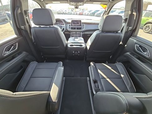 Used 2021 Chevrolet Tahoe Premier w/ Premium Package image 25