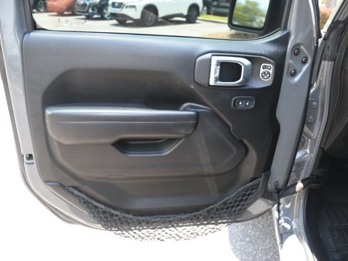 Used 2020 Jeep Wrangler Sport AWD/4WD image 9