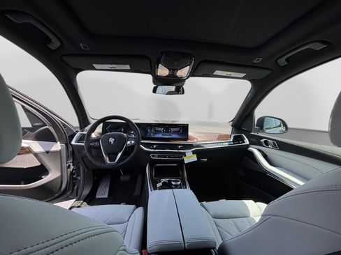 New 2026 BMW X5 xDrive40i w/ Climate Comfort Package AWD/4WD image 17