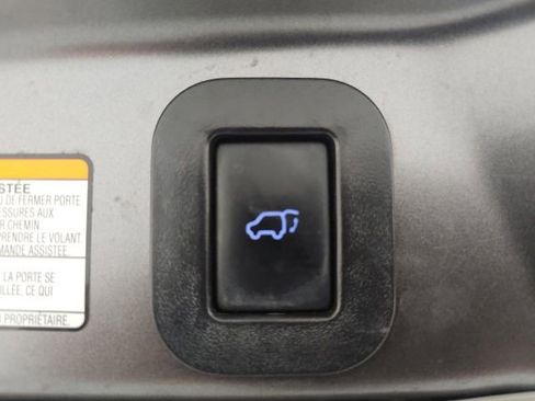 Used 2018 Toyota Sienna XLE image 33