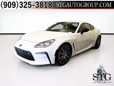 Used 2023 Toyota GR86 w/ ALL Weather Mat Package (TMS) RWD image 1