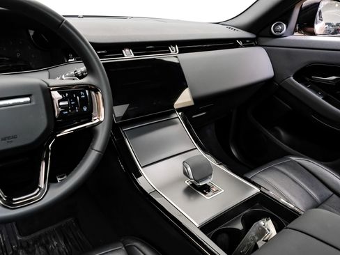 Used 2024 Land Rover Range Rover Evoque Dynamic SE image 27