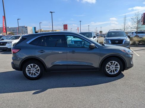 Used 2022 Ford Escape SE w/ Convenience Package image 2