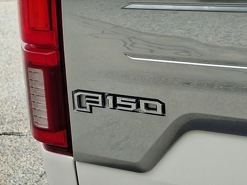 Used 2018 Ford F150 Platinum w/ Equipment Group 701A Luxury AWD/4WD image 24