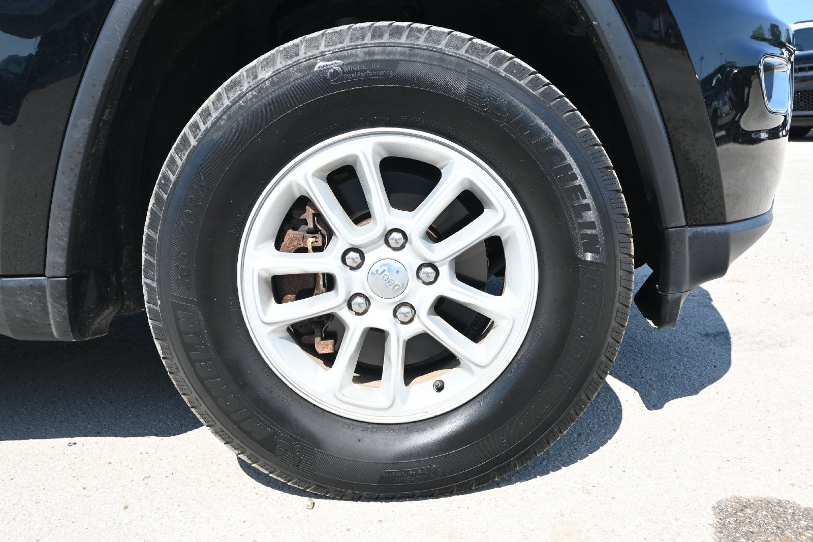 Used 2018 Jeep Grand Cherokee Laredo AWD/4WD image 7