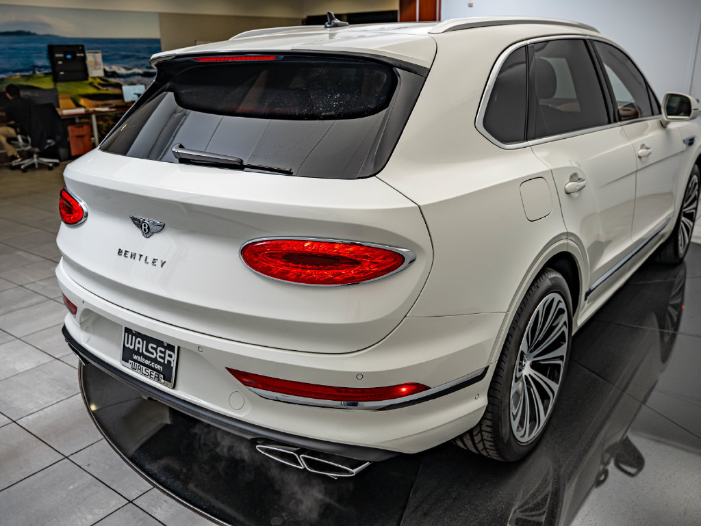 Used 2022 Bentley Bentayga AWD/4WD image 18