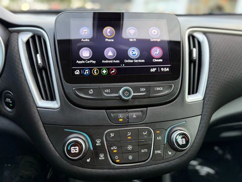 Used 2022 Chevrolet Malibu LT image 29