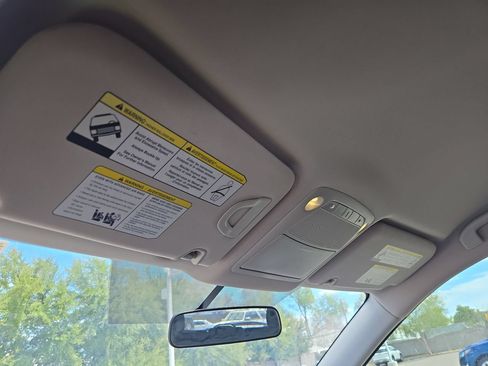 Used 2017 Nissan Rogue SV FWD image 25