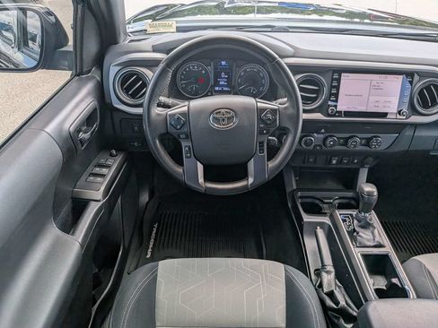 Used 2020 Toyota Tacoma TRD Off-Road AWD/4WD image 15