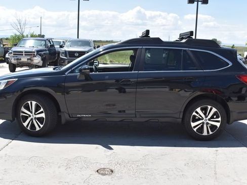 Used 2018 Subaru Outback 2.5i Limited AWD/4WD image 8
