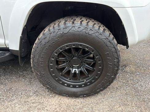 Used 2021 Toyota 4Runner SR5 AWD/4WD image 23