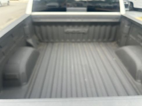 Used 2023 GMC Sierra 1500 AT4 w/ Technology Package AWD/4WD image 10