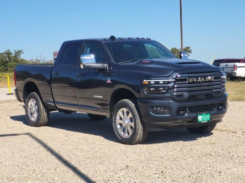 Used 2025 RAM 2500 Laramie w/ Sport Appearance Package AWD/4WD image 2