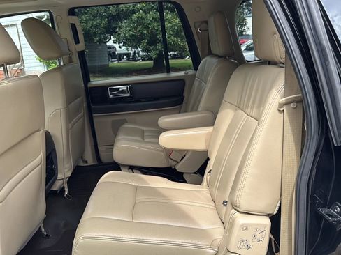 Used 2017 Lincoln Navigator L Reserve image 11