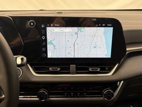 New 2026 Chevrolet Equinox LT w/ Safety and Technology Package AWD/4WD image 35