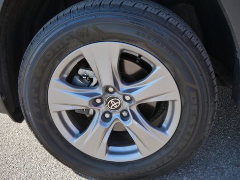 Certified 2025 Toyota RAV4 LE AWD/4WD image 16