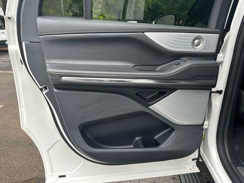 New 2026 Lincoln Navigator L Black Label AWD/4WD image 21