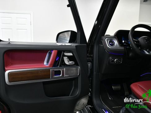Used 2025 Mercedes-Benz G 63 AMG 4MATIC image 31