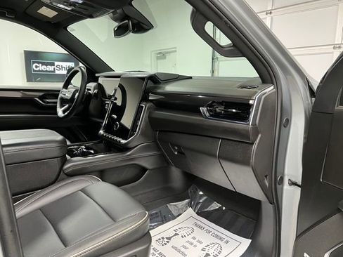 Used 2025 GMC Yukon XL Elevation AWD/4WD image 58