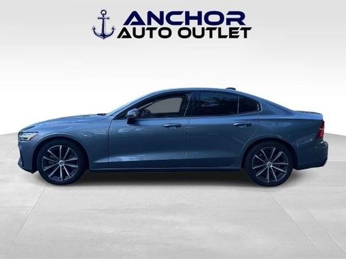 Used 2021 Volvo S60 T5 Momentum AWD/4WD image 5