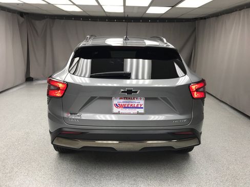 Used 2025 Chevrolet Trax ACTIV w/ Driver Confidence Package image 3