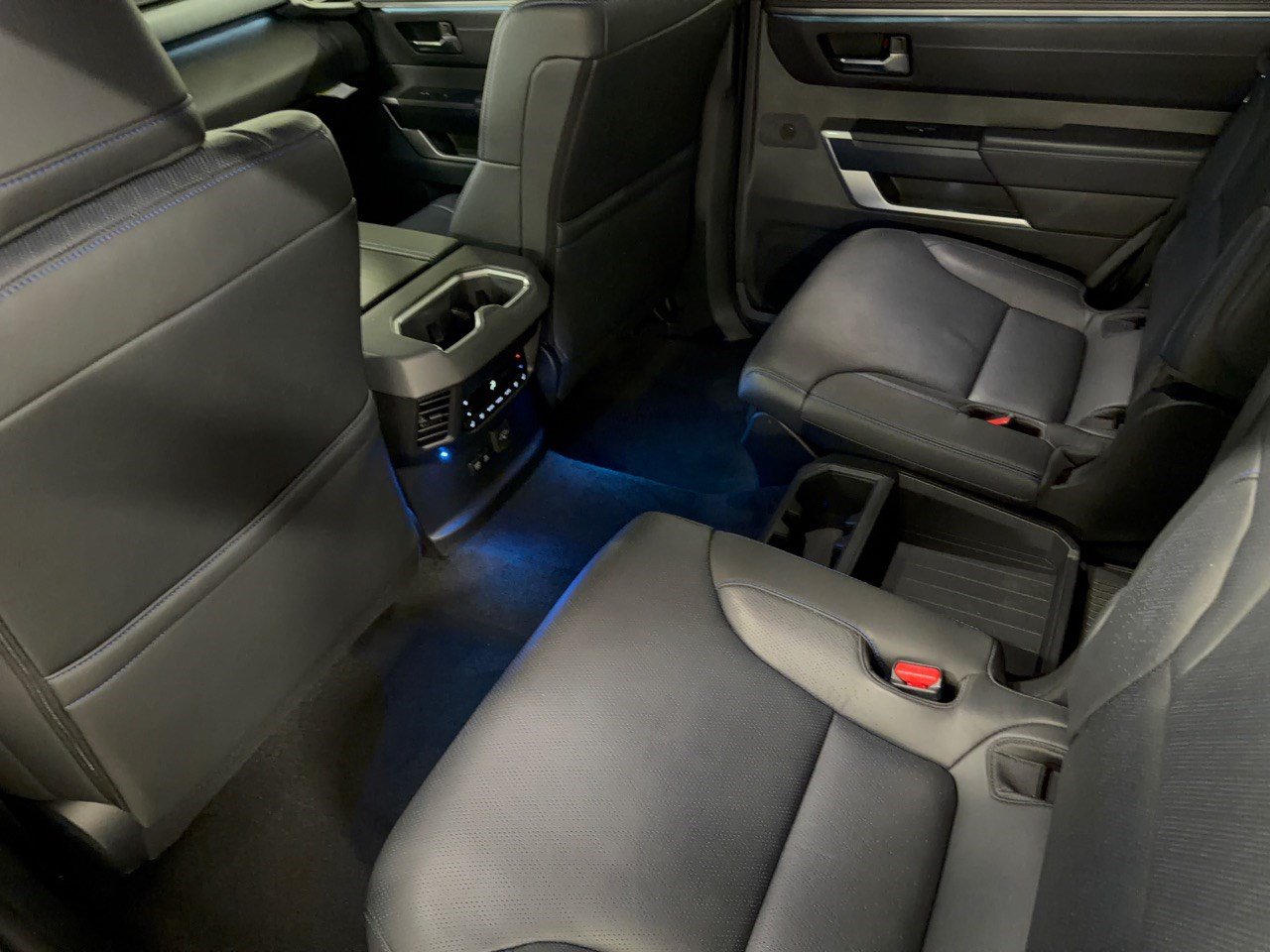 Used 2025 Toyota Sequoia Platinum AWD/4WD image 25