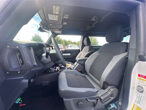 Used 2025 Ford Bronco 2-Door AWD/4WD image 6