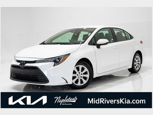 Used 2024 Toyota Corolla LE FWD image 1