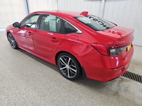 Used 2022 Honda Civic Touring image 9