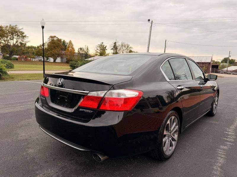 Used 2015 Honda Accord Sport image 5