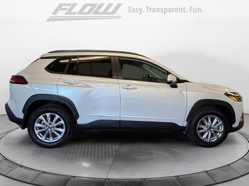 Used 2023 Toyota Corolla Cross LE image 10