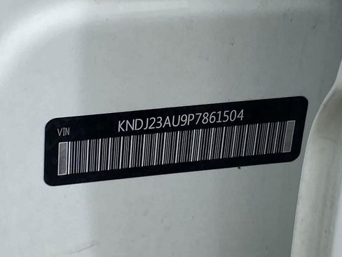 Used 2023 Kia Soul LX w/ LX Technology Package FWD image 32