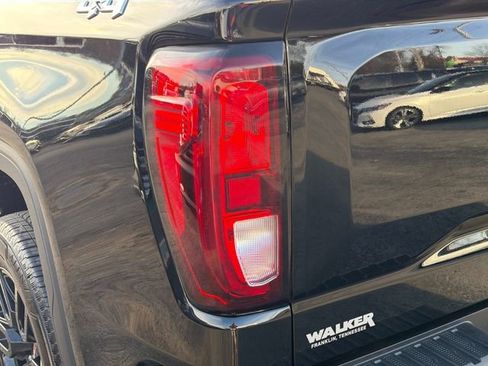 Used 2025 GMC Sierra 1500 Elevation image 12