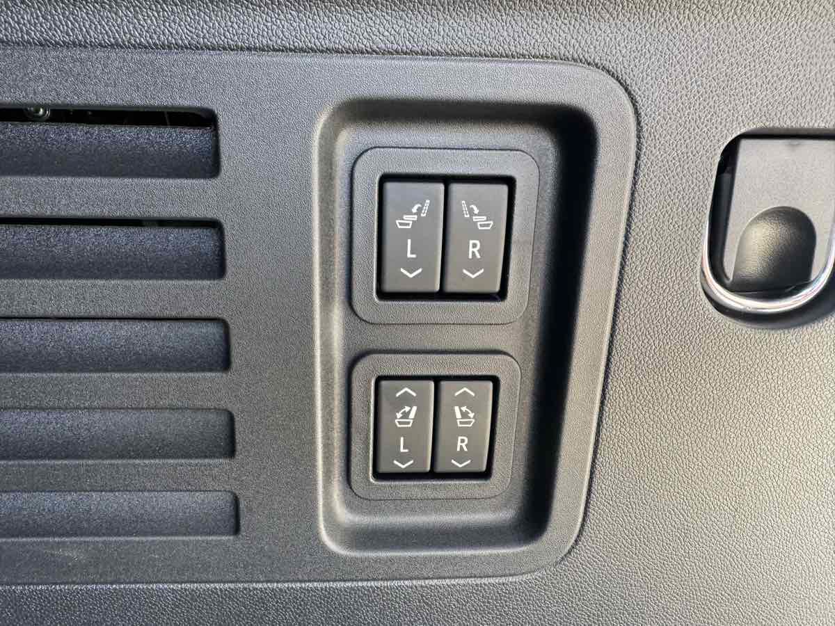 Used 2025 GMC Acadia Denali w/ Super Cruise Package AWD/4WD image 29