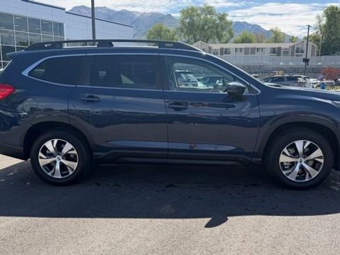 Used 2025 Subaru Ascent Premium w/ Premium Package AWD/4WD image 2