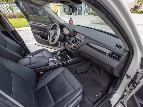Used 2017 BMW X3 sDrive28i RWD image 15